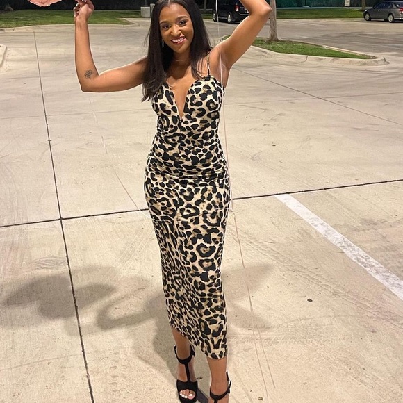 Fitted leopard print cocktail dress (Jluxlabel). Size small. - Picture 1 of 4